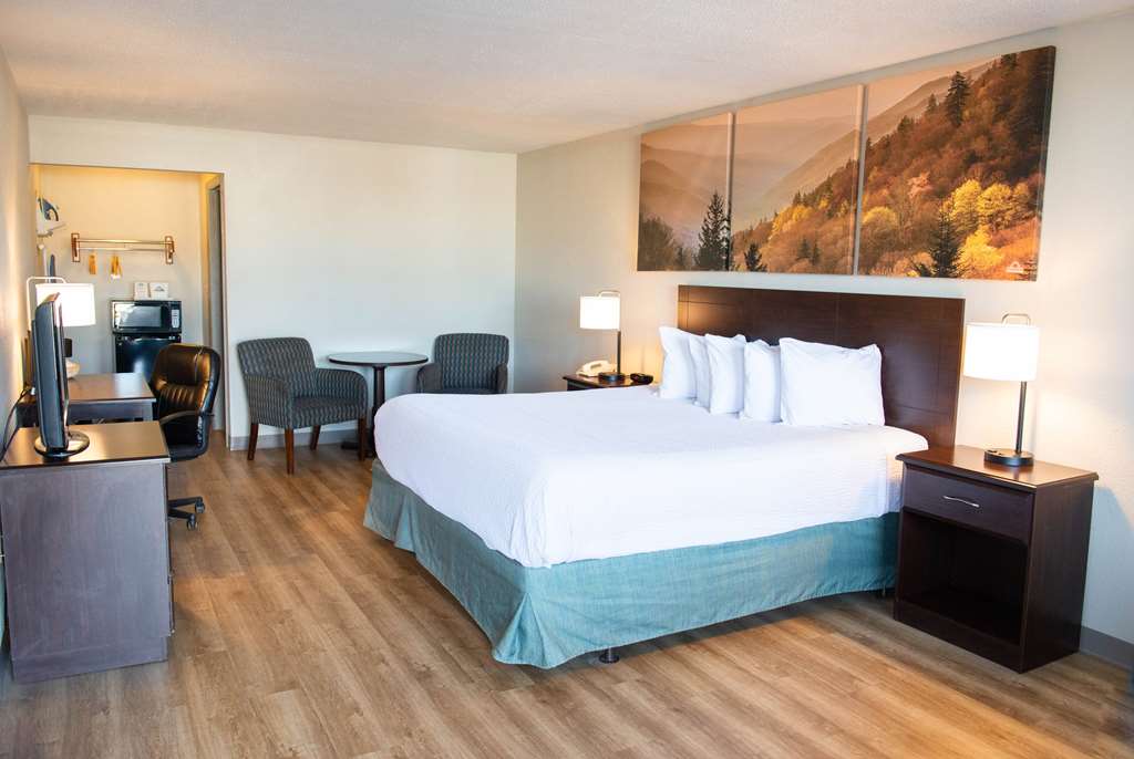 Days Inn by Wyndham Waynesboro - photo 6
