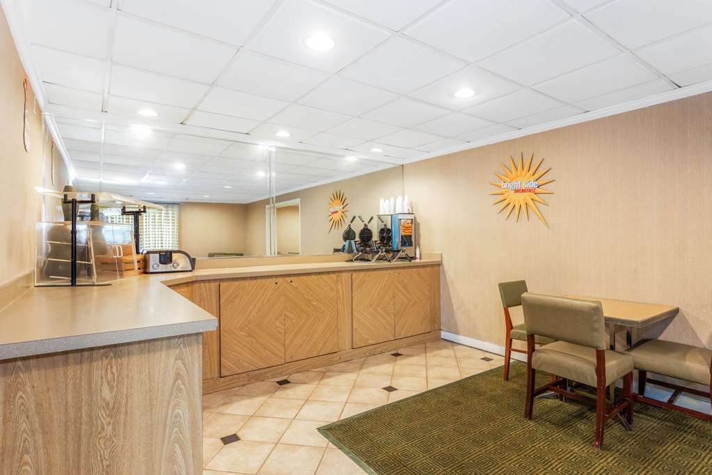 Baymont by Wyndham Orlando South - photo 45