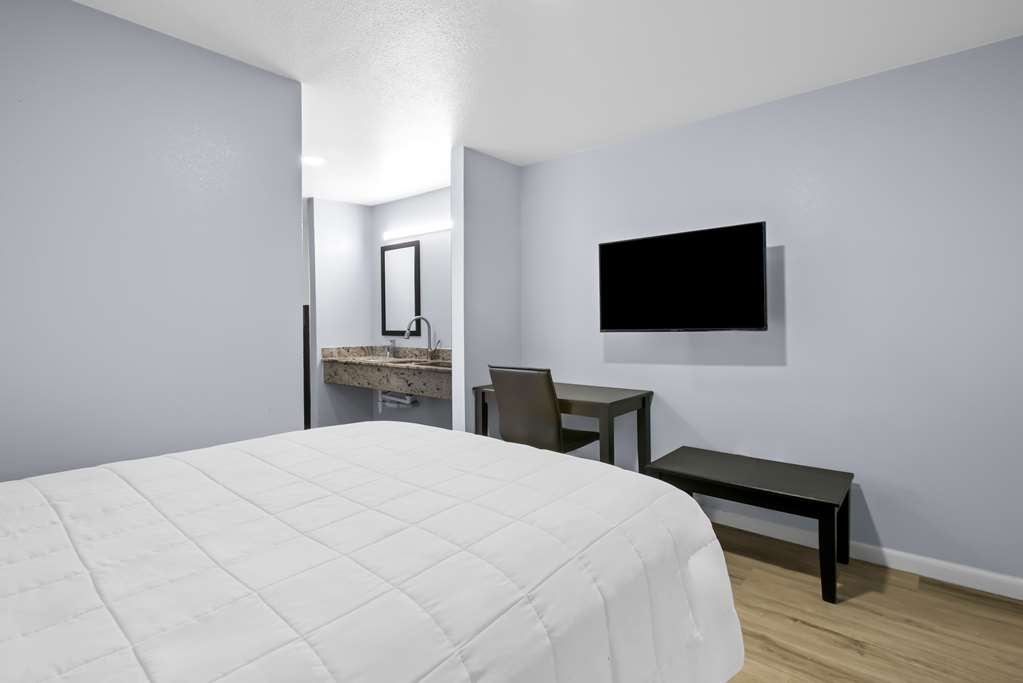 Americas Best Value Inn Gonzales - photo 22