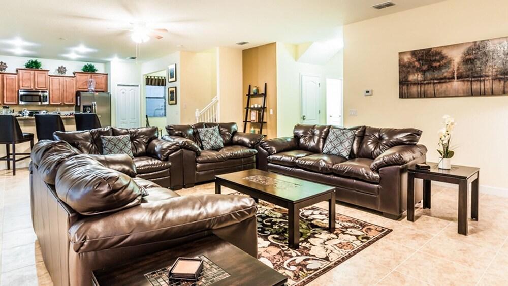 Hotel 1424 Thunderbird Road - photo 12