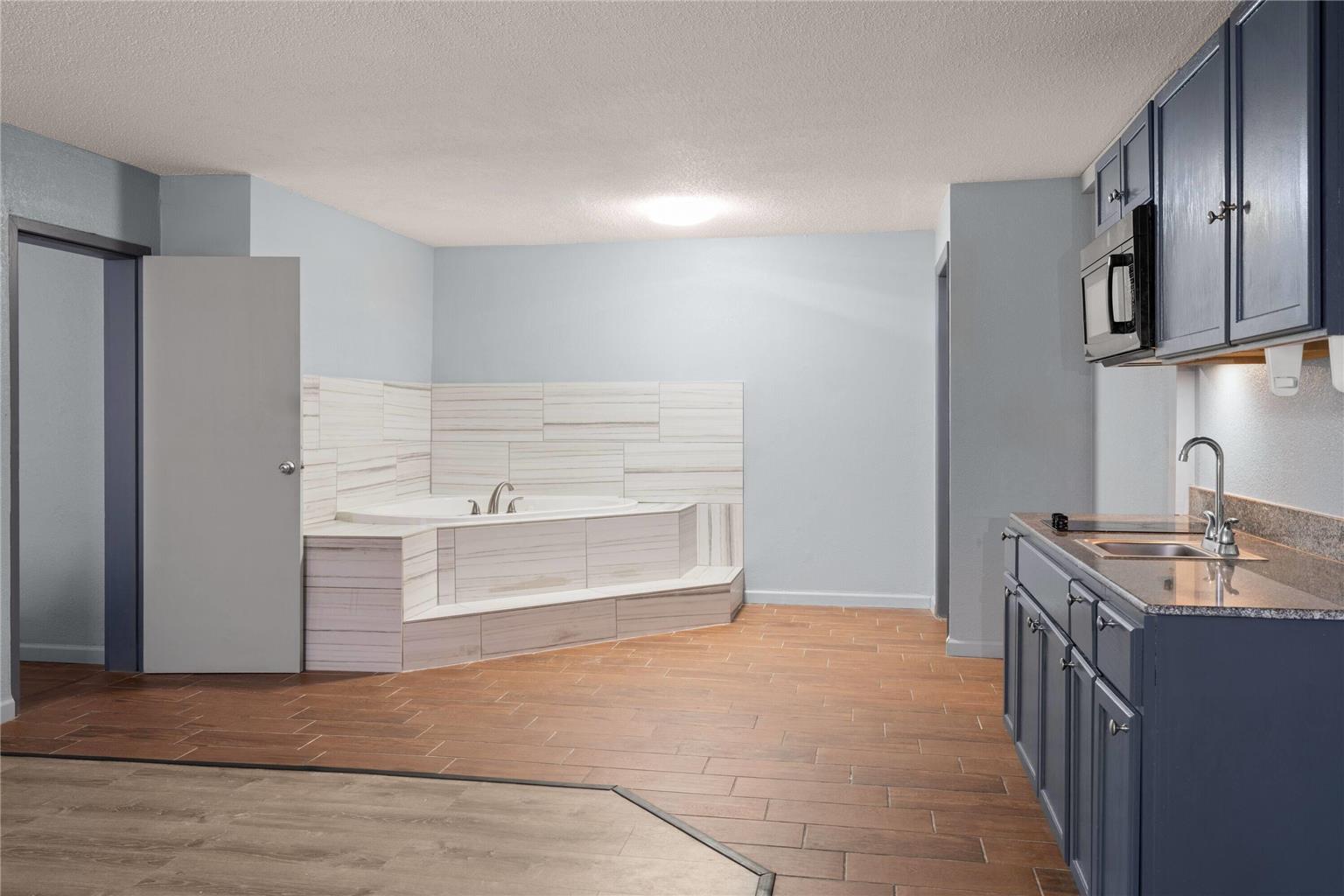 Super 8 by Wyndham Fort Wayne - photo 25