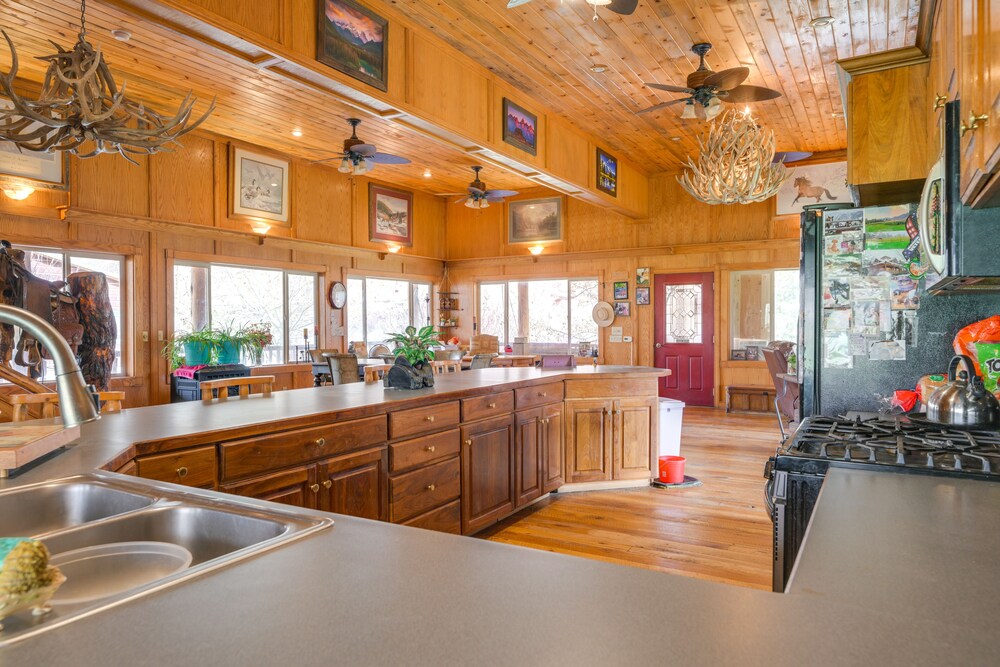 Salmon Vacation Rental w Mountain Views - photo 7