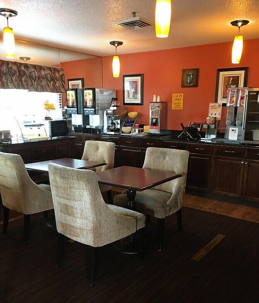 Fairview Inn Airport - photo 22
