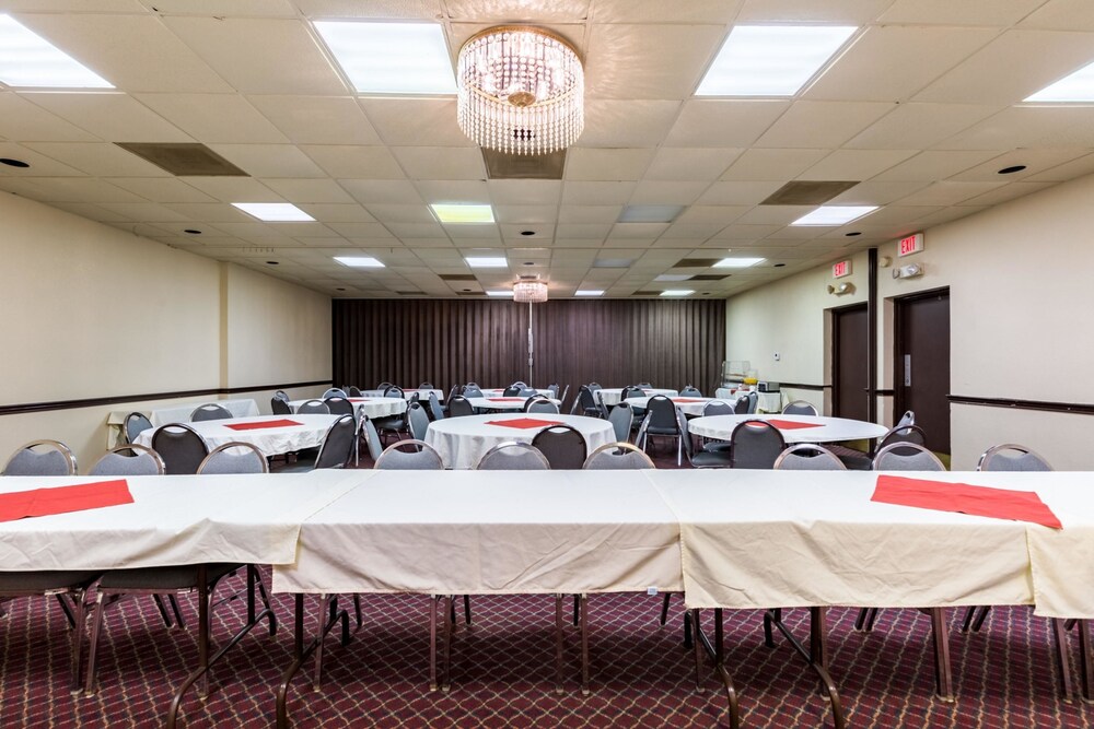 Eco Inn Suites by Hotel O Baytown - photo 26