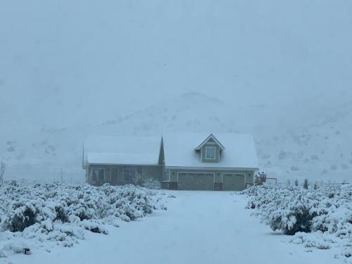 FarmHouse at Antelope Valley with Mountain views 5BR 4BA