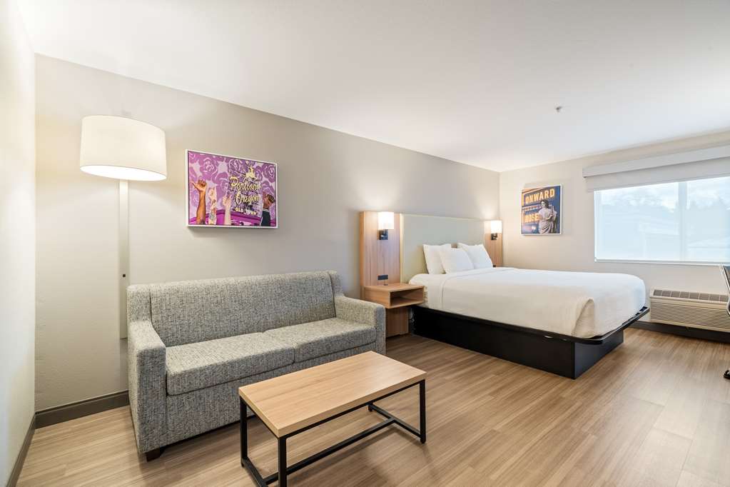 Best Western Lake Oswego Portland Hotel & Suites - photo 45
