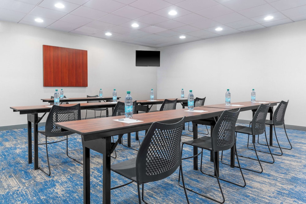 Hampton Inn & Suites Brookings - photo 34
