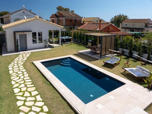 Rustic Charm Villa — 4-Star Luxury Hotel in Lefkimmi, Greece
