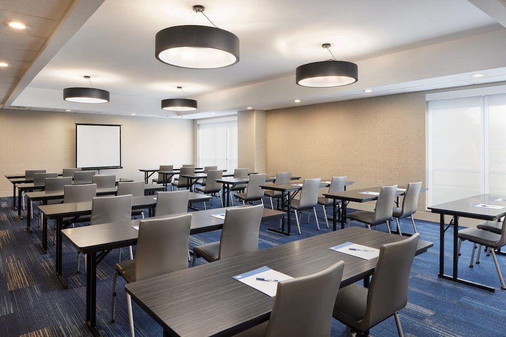 Holiday Inn Express & Suites Seymour by IHG - photo 24