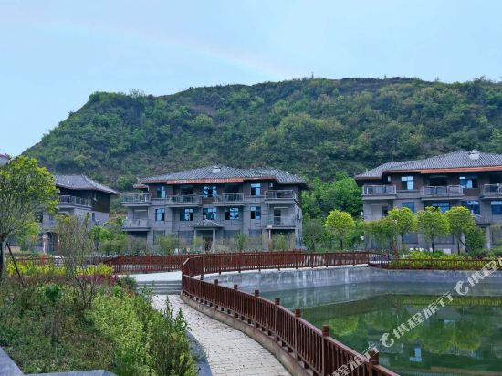 Yishuang Hotel — hotel in Liupanshui