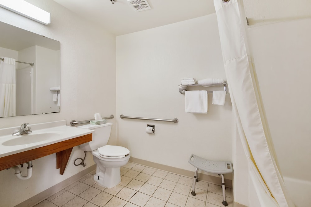Oyo Hotel Portage I 94 - photo 38