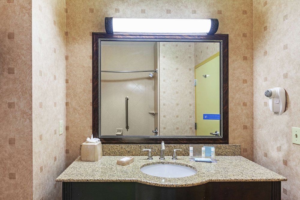 Hampton Inn & Suites Tulsa North Owasso - photo 39