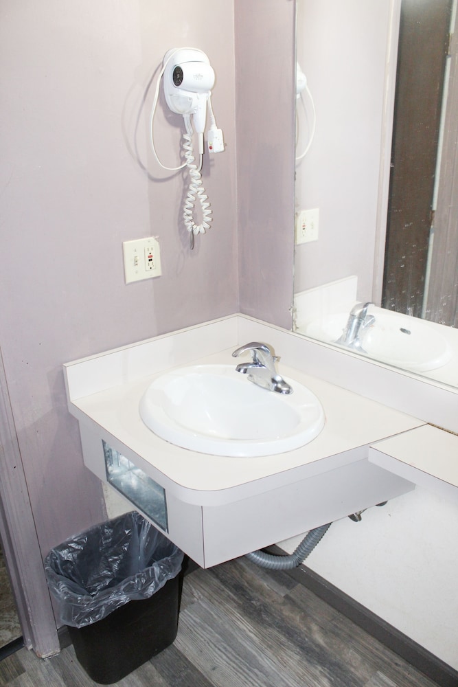 Huntington Inn - photo 15