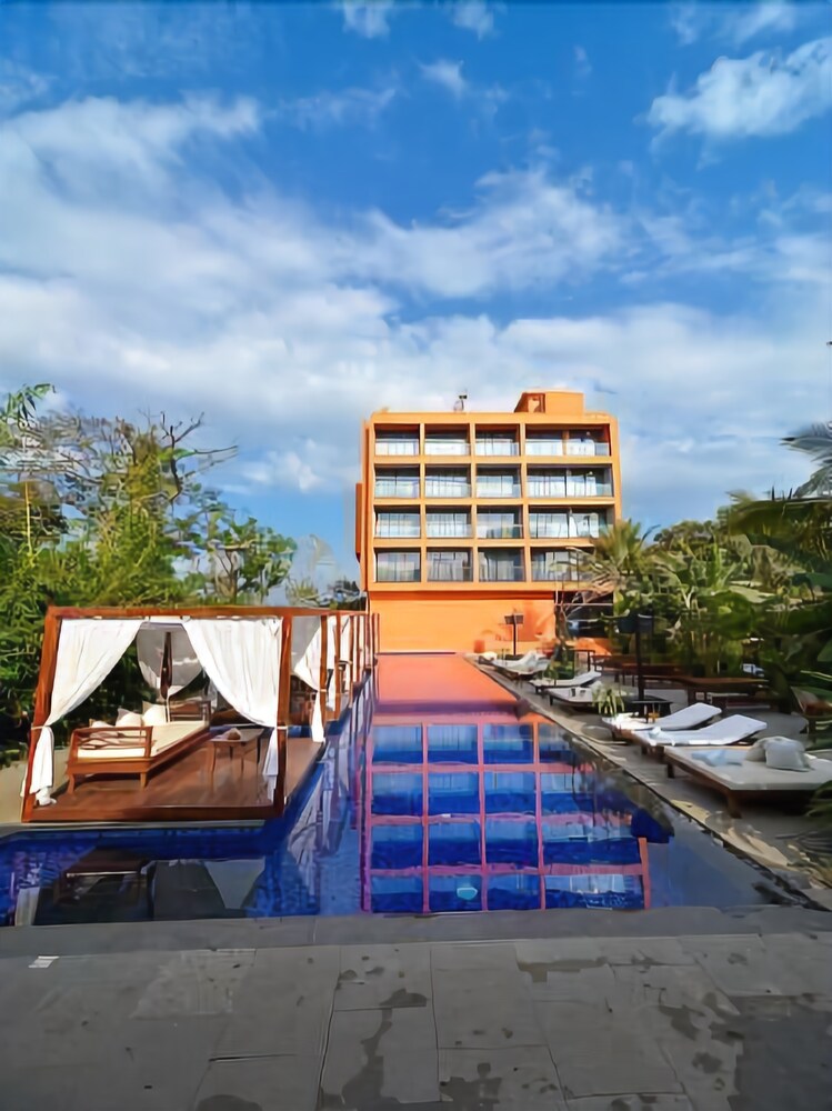 SinQ Party Hotel — Candolim — photo 3