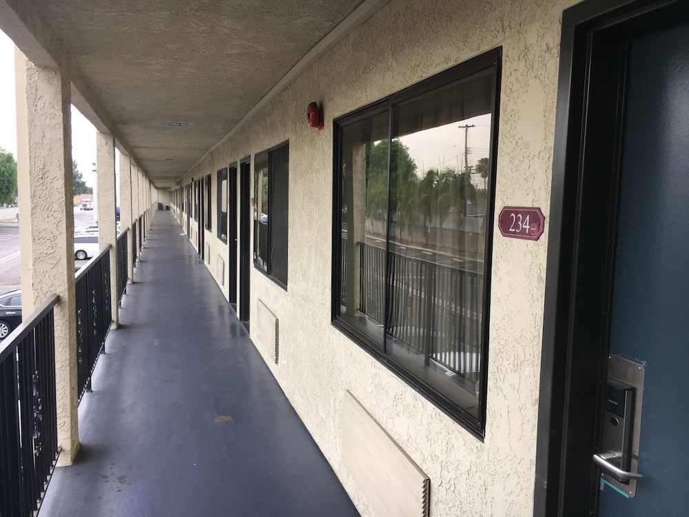Motel6 Artesia CA - photo 54
