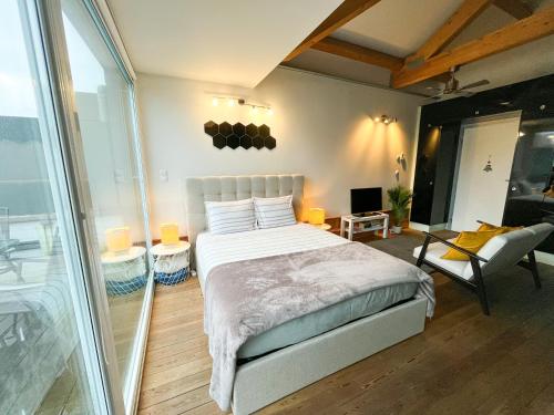 NiP Apartment Porto City Center Near All Sights — 4-Star Luxury Hotel in Porto, Portugal