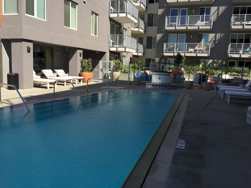 Pelican Stay Furnished Suites San Diego Downtown - photo 3