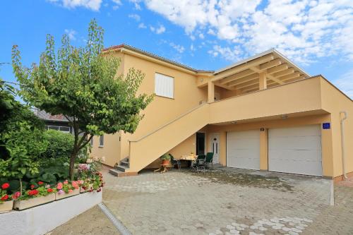 Apartment Robert — 4-Star Luxury Hotel in Zadar, Croatia