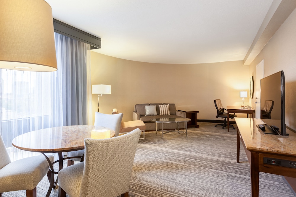 DoubleTree by Hilton Hotel & Suites Houston by the Galleria - photo 31