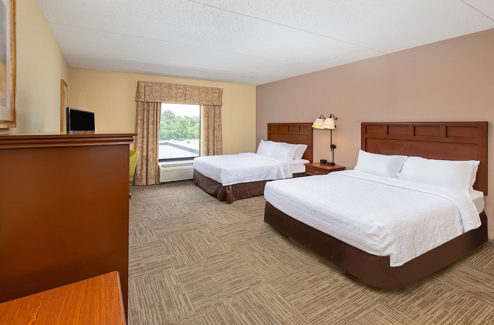 Hampton Inn & Suites Madisonville - photo 17