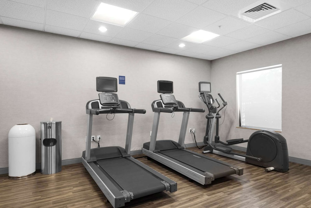 Hampton Inn & Suites Pensacola I 10 N at Univ. Town Plaza - photo 20