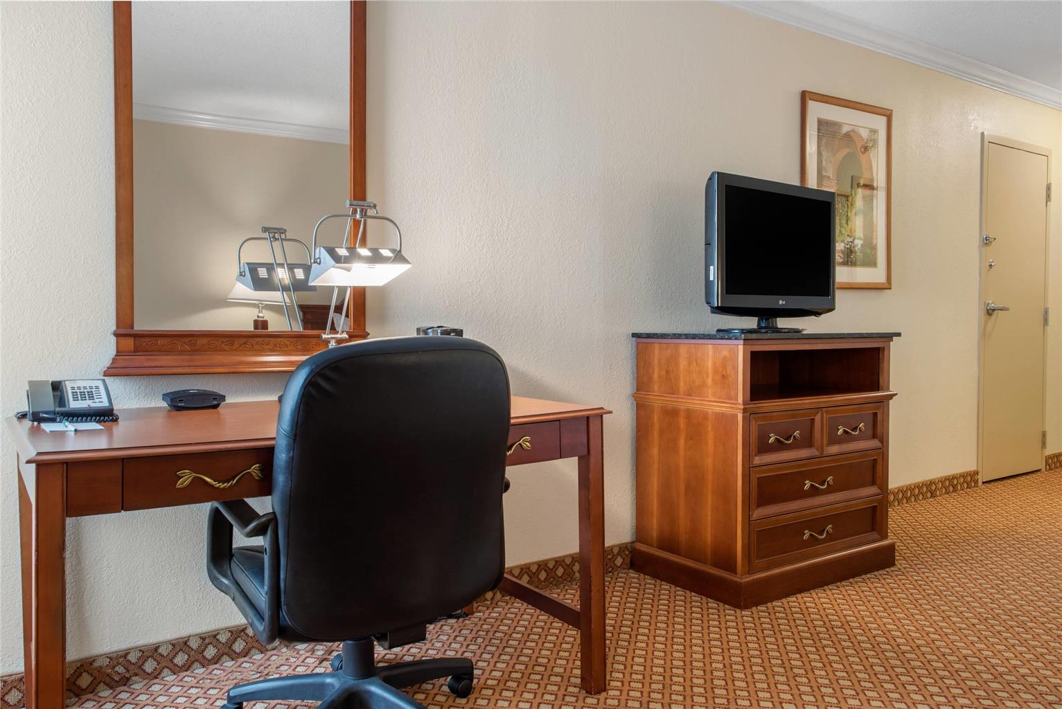Quality Hotel Conference Center Cincinnati Blue Ash - photo 15