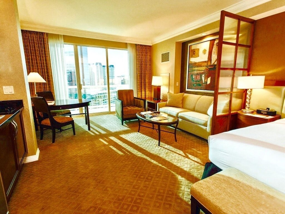 ABZ Signature Suites - photo 10