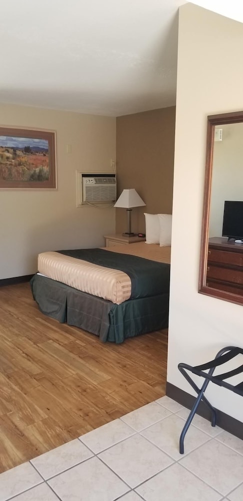 Lake Powell Canyon Inn - photo 10
