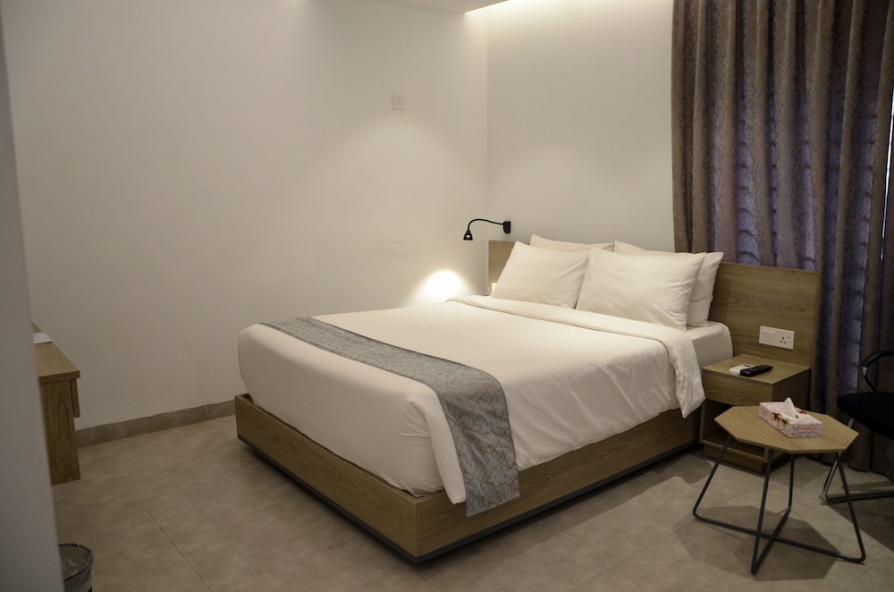 Priyo Nibash Stylish Residential Hotel