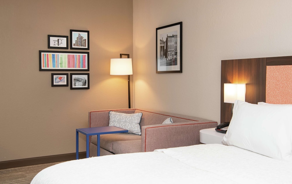 Hampton Inn Erie South - photo 19