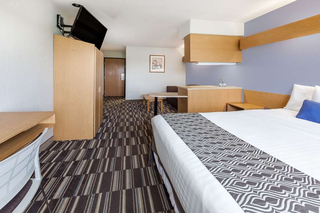 Microtel Inn & Suites by Wyndham Ardmore - photo 10