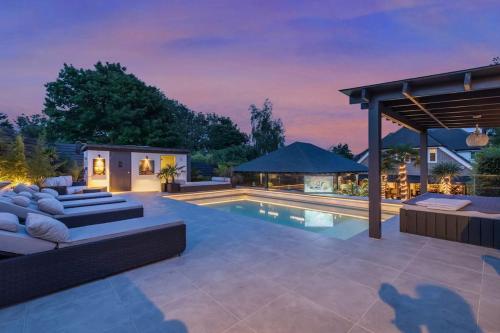 Blissfully Luxe Abode for Unforgettable Memories in Brighton, United Kingdom