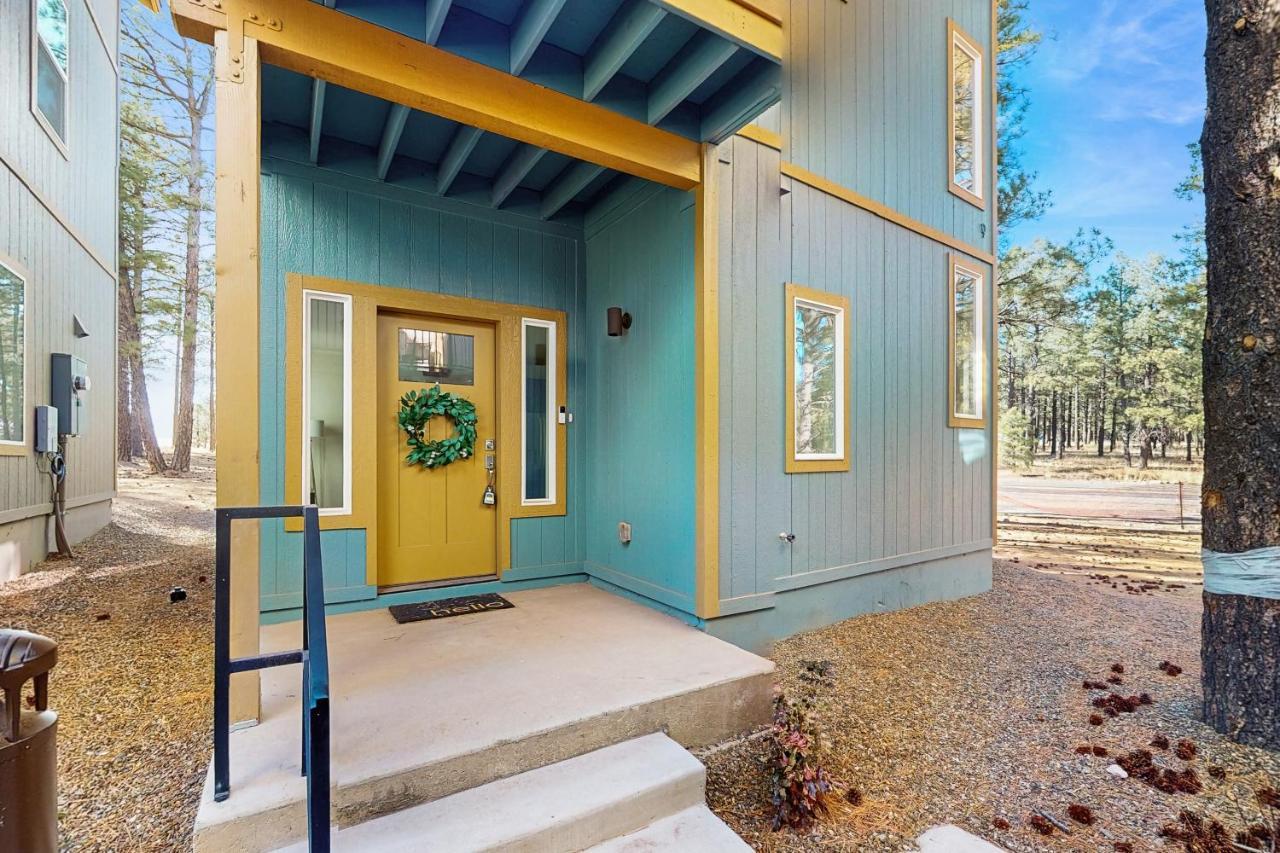 Peaks & Pines Bungalow — 4-Star Luxury Hotel in Flagstaff, United States