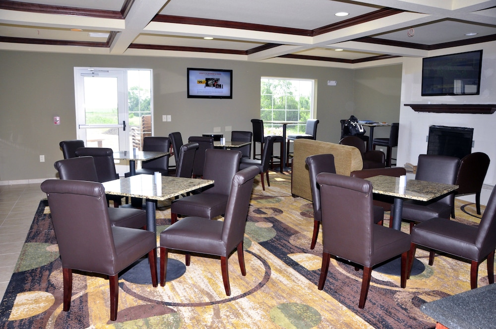 Cobblestone Inn and Suites Holyoke - photo 38