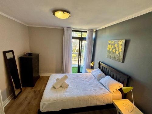 Stylish Docklands Stay in De Waterkant