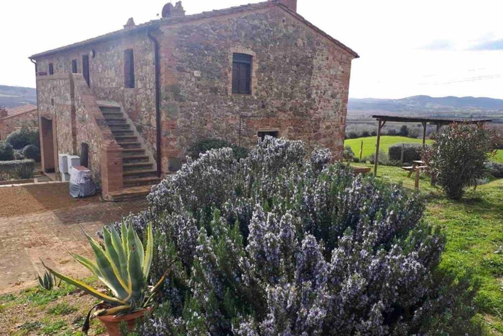 Casetta Tre Poderi Appartamento Papaveri — hotel in Cinigiano