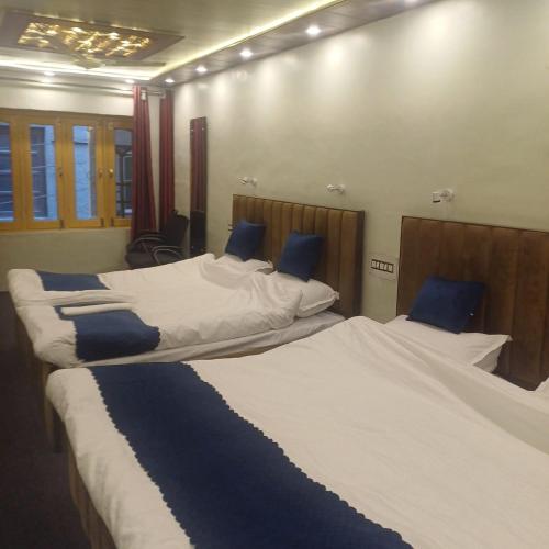 Winter Wonder Nowhatta Srinagar - last minute hotel in Srinagar