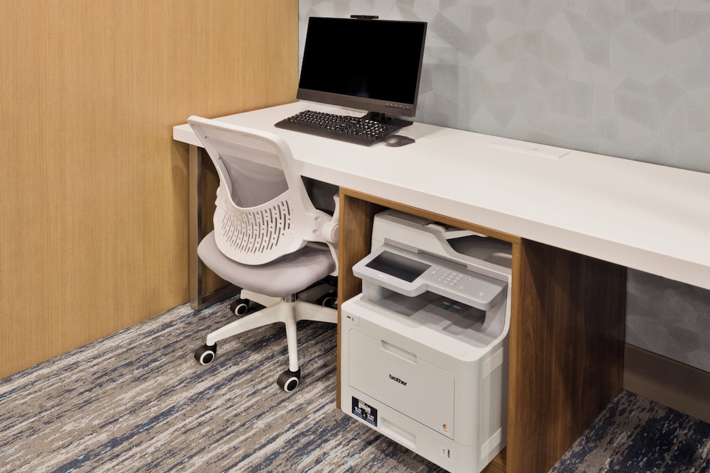 Holiday Inn Express Columbus Northeast - photo 26