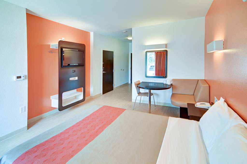 Motel 6 Roanoke TX Northlake Speedway - photo 5