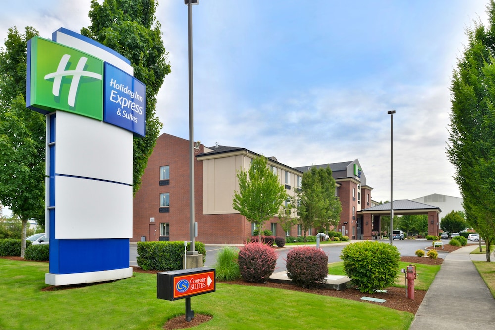 Holiday Inn Express & Suites Albany by IHG - photo 35