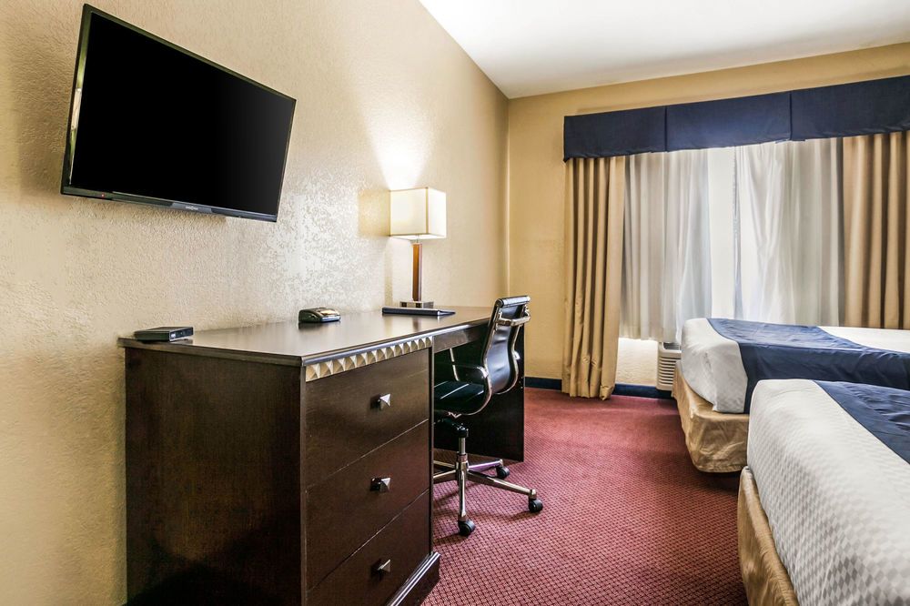 Rodeway Inn & Suites East I 44 - photo 20