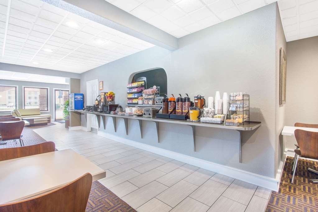 Super 8 by Wyndham Wytheville - photo 19