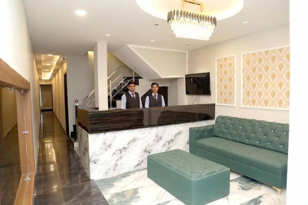 Jmc Hotel Star Inn - last minute hotel in Indore
