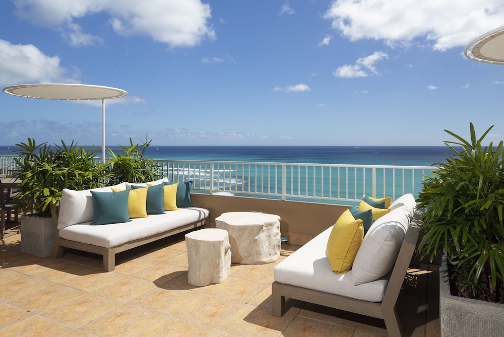 The Twin Fin Hotel - photo 7