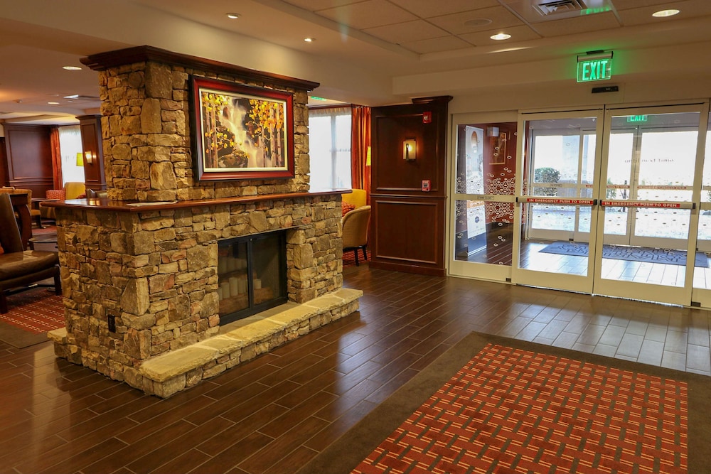 Hampton Inn Lincolnton - photo 5