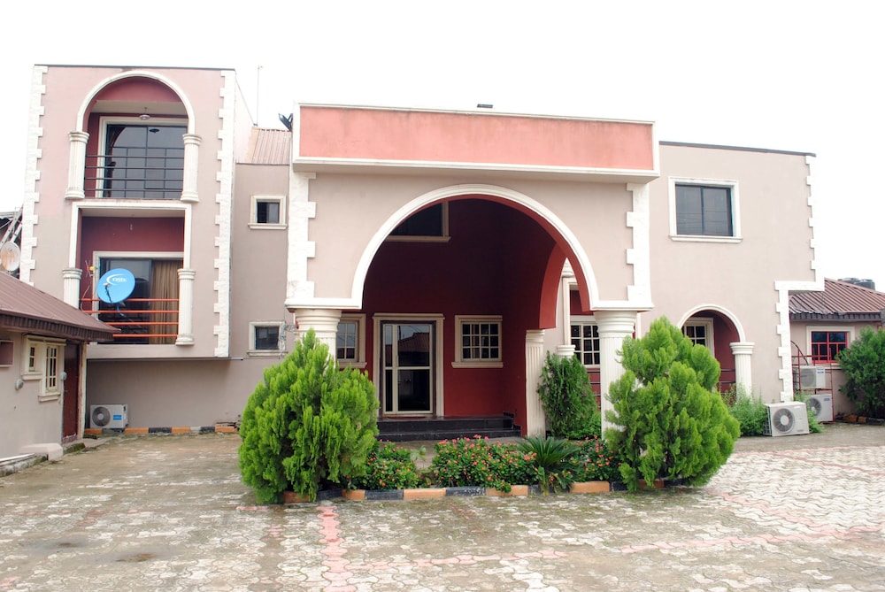 Aquatic Suites & Lounge - last minute hotel in Lagos