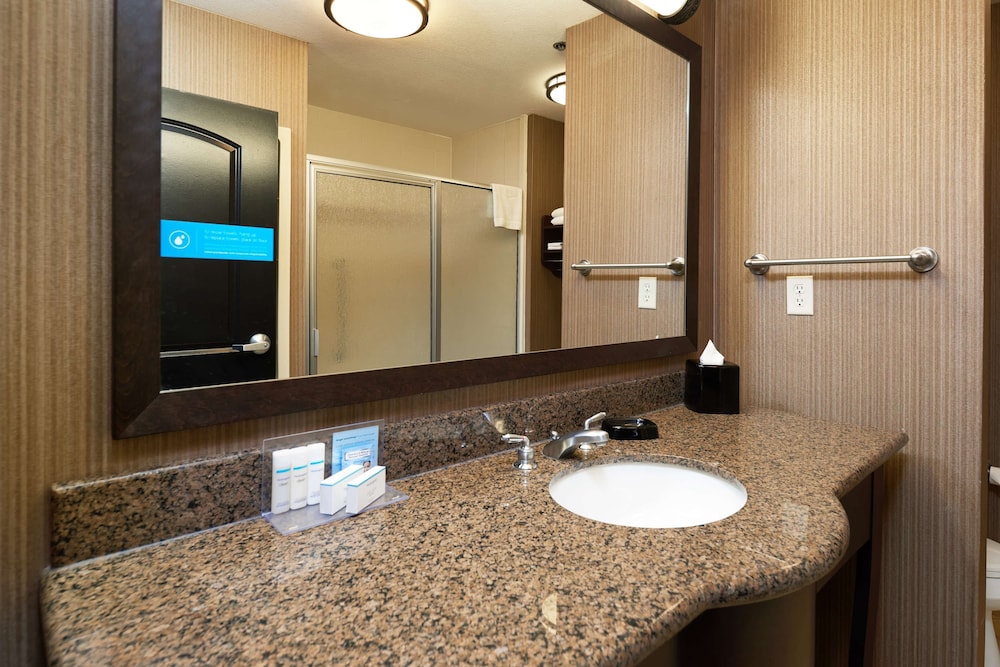 Hampton Inn & Suites Longview North - photo 31