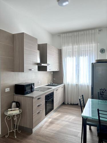 Bilocale in Bande Nere metro rossa Duomo — 4-Star Luxury Hotel in Milan, Italy