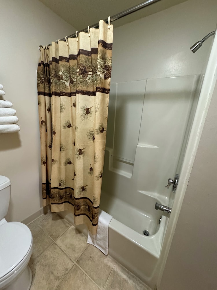 Chicaugon Lake Inn - photo 21