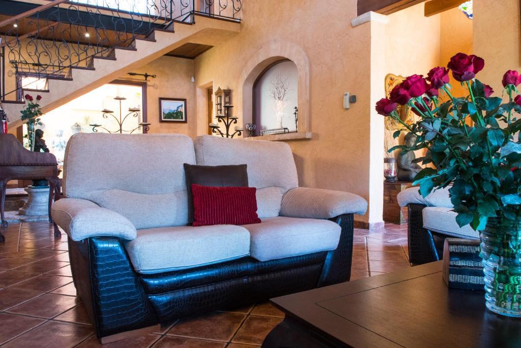 Alzina Villa — 4-Star Luxury Hotel in Bunyola, Spain